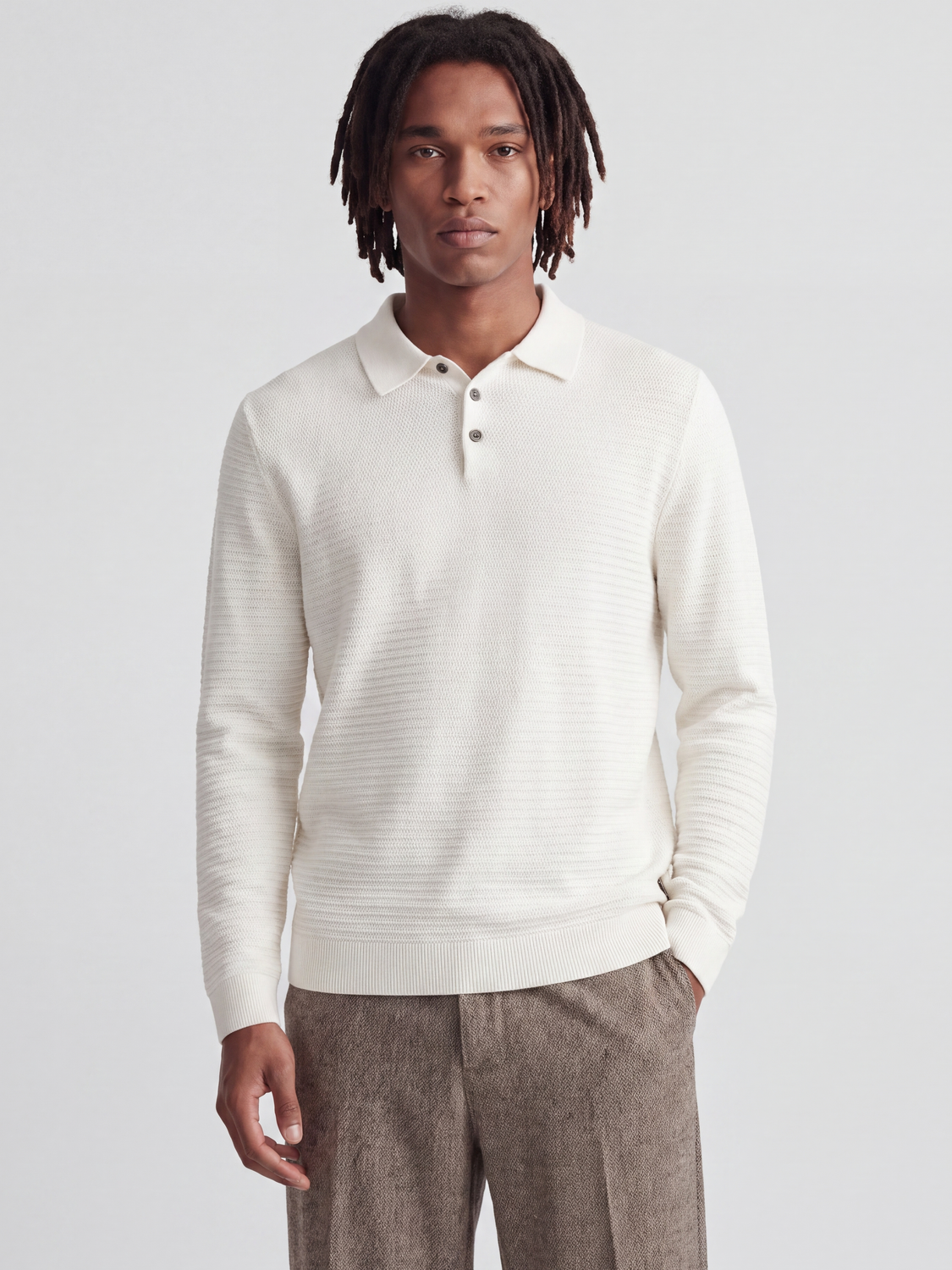 model_shot-front